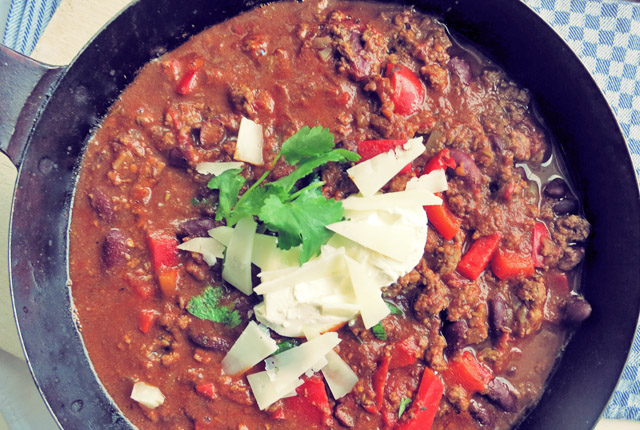 Chili con Carne. One-Pot Rezept für Segler und Camper