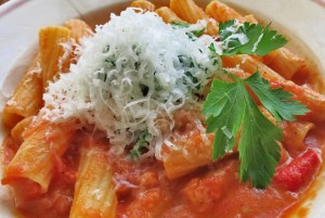 One-Pot-Pasta: Rezept für Segeln und Camping Küche