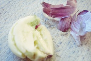 Knoblauchzehe Proviant Segel und Campingküche