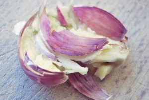 Knoblauchzehe Proviant Segel und Campingküche