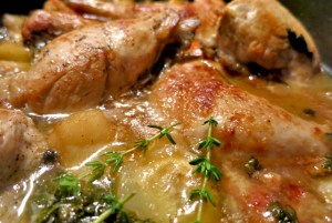 Coq au vin Hähnchenbrust Seglerküche, Segelrezepte Camping.