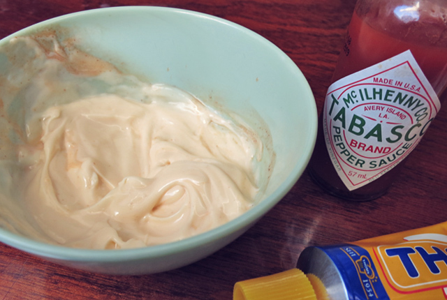 Chili Mayo für Banh Mi Seglerküche Camping BBQ