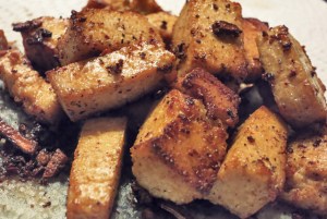 Was kochen beim Segeln oder in der Kombüse? Tofu.