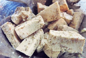 Was kochen beim Segeln oder in der Kombüse? Tofu.