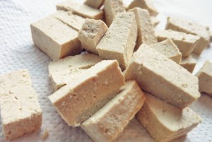 Was kochen beim Segeln oder in der Kombüse? Tofu.