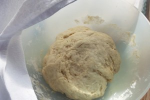 Kochen und Backen auf Segelboot -Yacht und in der Kombüse