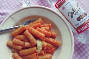 Was kochen beim Segeln? Mediterrane Bordküche & Kombüse