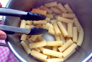 Was kochen beim Segeln? Mediterrane Bordküche & Kombüse