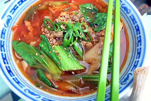 Bordrezepte Segeln Koeanischer Eintopf mit Schweinehack und Pak Choy