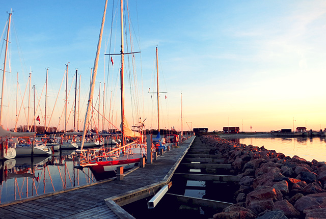 Avernakø Segler Hafen in Abendstimmung