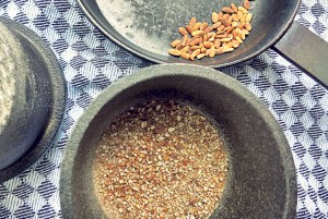 Yam Pla Moek Klebreis geröstet