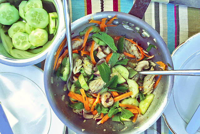 Yam Pla Muek Bordrezept Segeln