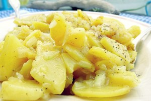 einfacher Kartoffelsalat ohne Majo für heisse Temperaturen