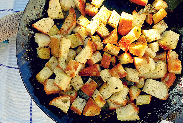 Panzanella Croutons geröstet