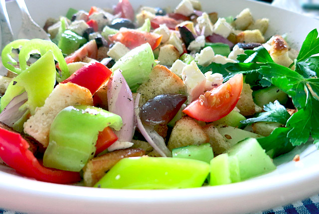 Greek Panzanella lecker!