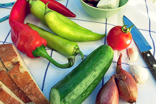 Alle Zuaten für Griechischen Brotsalat für Bordküche
