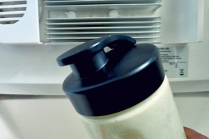 Einfache Aufbewahrung Vichyssoise in Kühlbox, Seglen und Camping