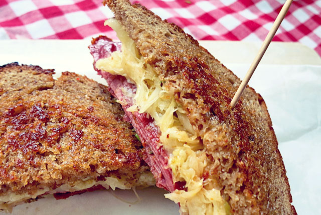 Reuben Sandwich klassisch Rezept mit Roggenbrot