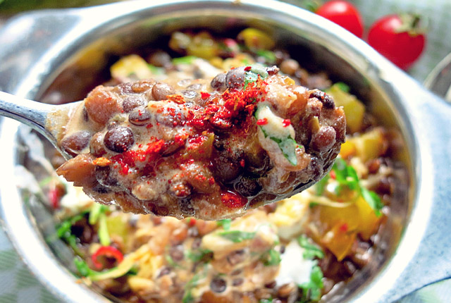 One-Pot Linsenchili, Chili sin Carne auf Löffel
