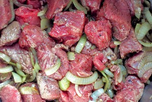 Kochen an Bord: Tajine mit Rind, angebraten