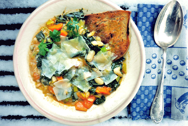 Bordküche: Bohnenentopf Ribollita im Schnee