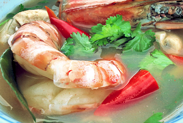 Thaisuppe sauer-scharf mit Garnelen