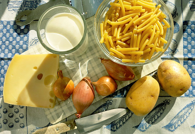 Die See kocht: Alpen-Makaroni in der Kombüse