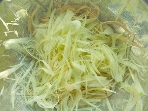 Papaya Streifen in Schüssel Bordküche