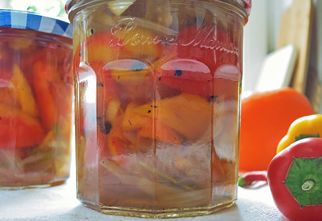 EIngelegte Paprika süß-sauer mit Olivenöl