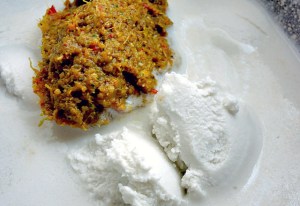 Curry Paste und Kokosmilch