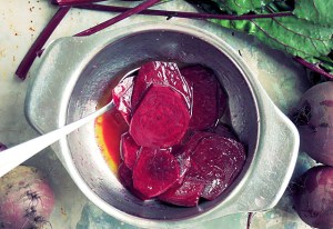 Rote Bete Carpaccio roh mariniert Dressing