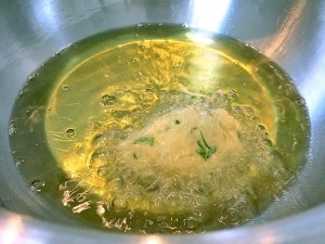 Stockfisch Kroketten fritieren in Pfanne