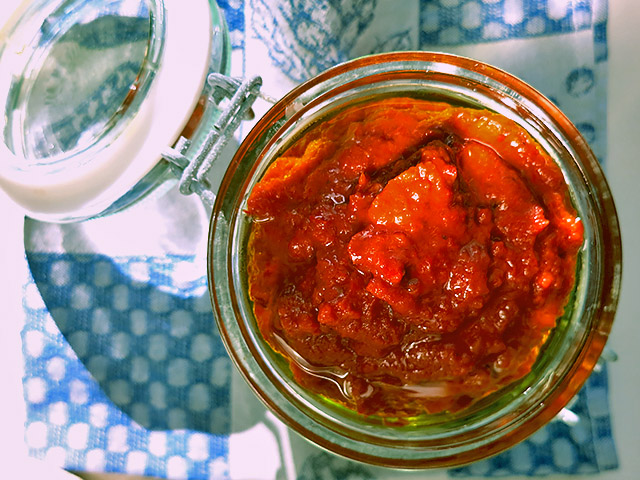 Ajvar fertig in Einmachglas