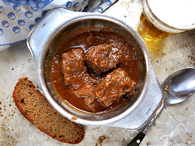 Wirtshausgulasch dreier Portion