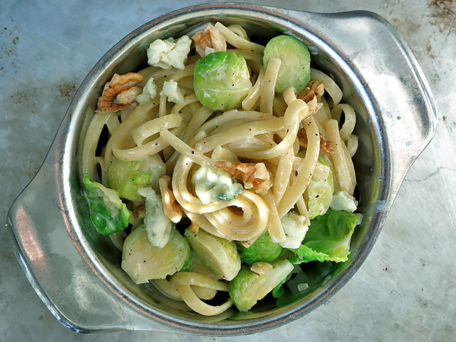 Pasta mit Blauschimmel Käse und Rosenkohl