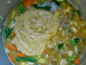 Linsensuppe teilweise püriert Olivenöl