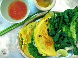Banh xeo mit Staebchen und Dip