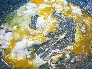 Ei anbraten für Bratreis