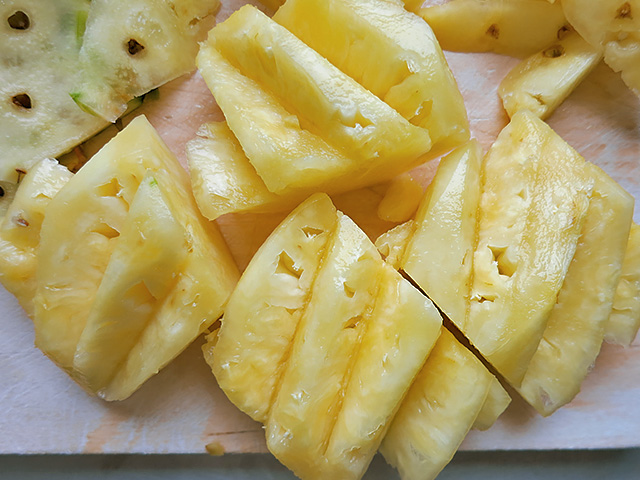 Thai Ananas geschnitten ohne Dorn