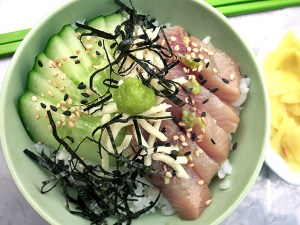 Sushi Chirashi mit Matjes und Gurke