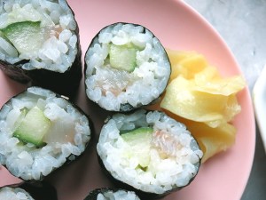 Maki Sushi mit Gurke Matjes DIY
