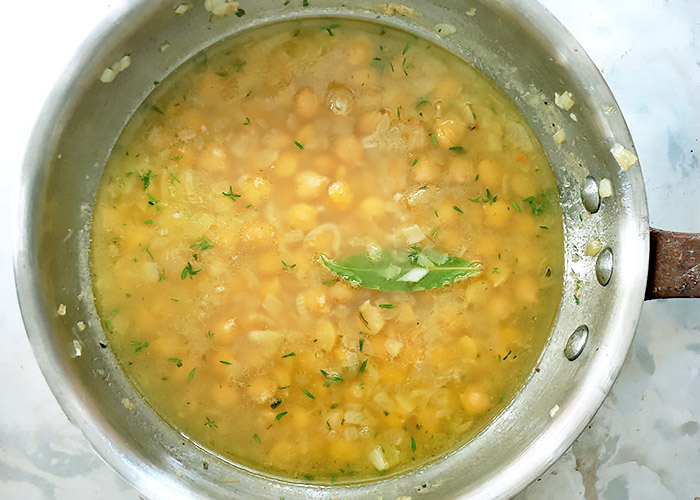 Zubereitung Kichererbsensuppe aufgefüllt