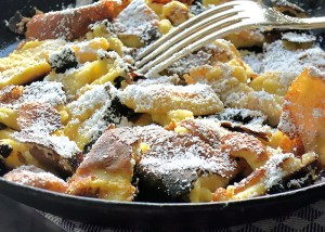 Kasierschmarrn mit Puderzucker bestreut