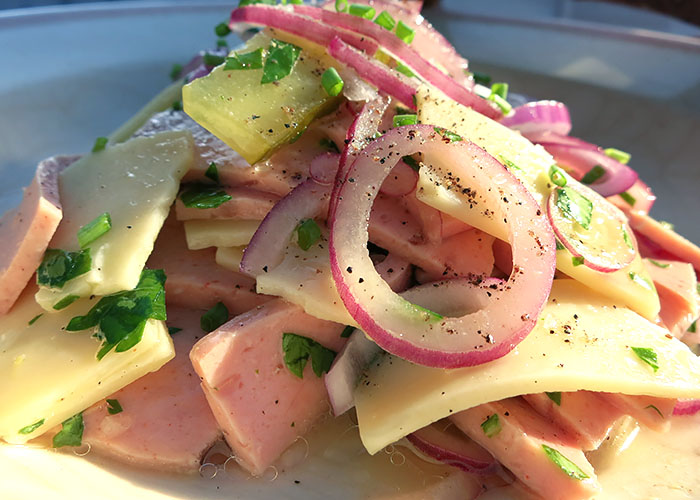 Schweizer Wurstsalalt Bordküche leicht gemacht