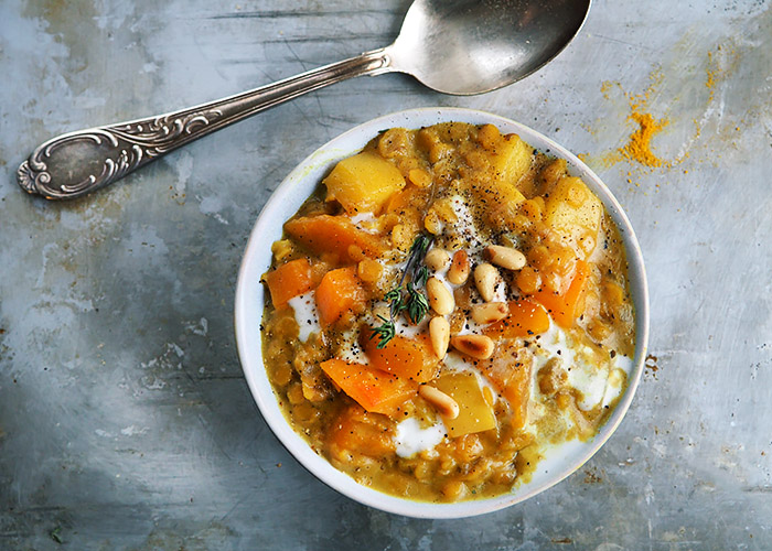 Die See kocht Kartoffel-Curry mit Kürbis