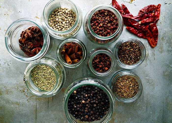 Gewürze ausmisten mit Chili Öl